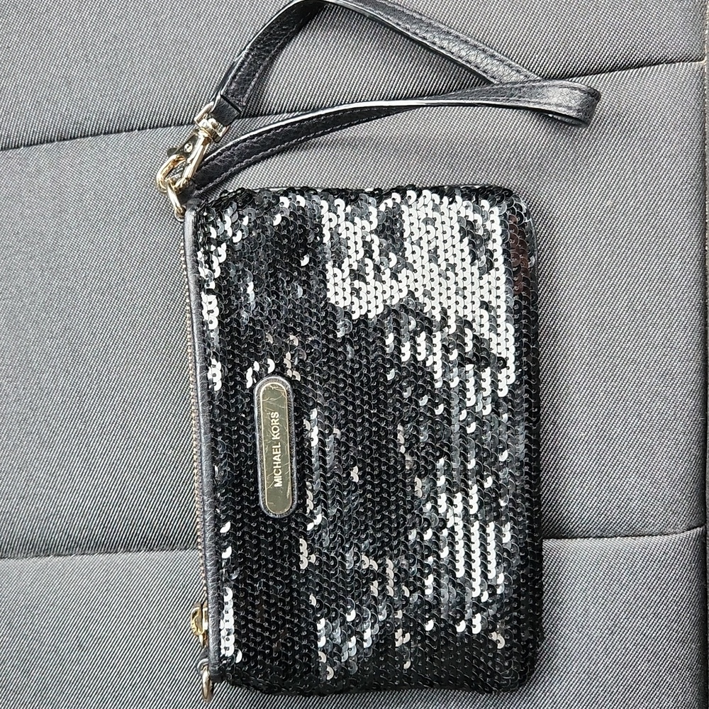 Michael Kors - Black Sequin Wristlet ☆ Michael Michael Kors ☆ Beautiful
